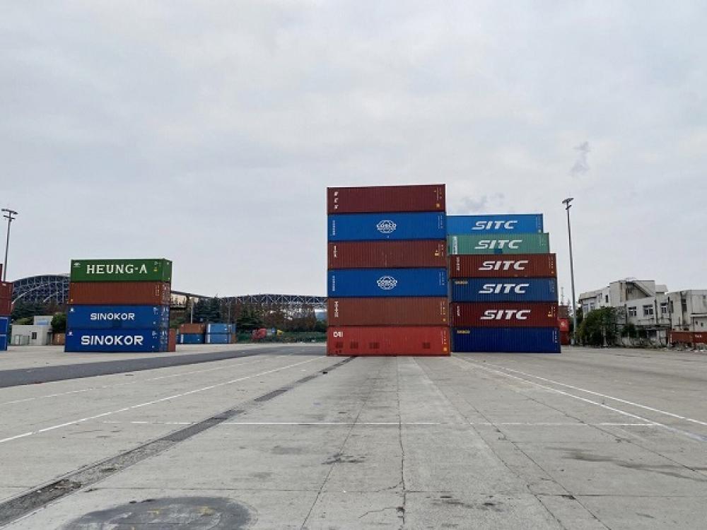Container shortage hitting exporters in US and Europe