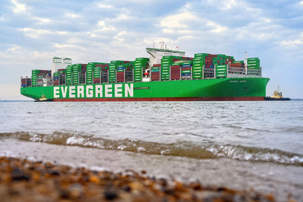 New World’s Biggest Containership Makes Maiden Call in the UK